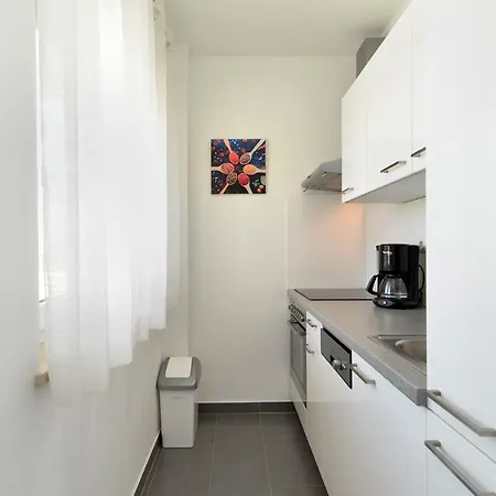 Marina 916 *